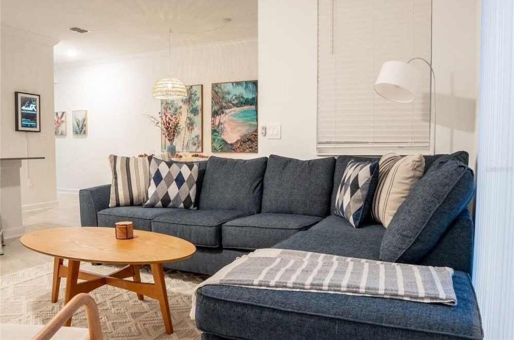 Stunning 4 Bed Townhome With Splash Pool-1160ks 4 Bedroom Townhouse