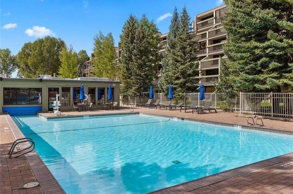 Luxury Stay Meets Family Fun: Premier 1br Retreat 1 Bedroom Condo