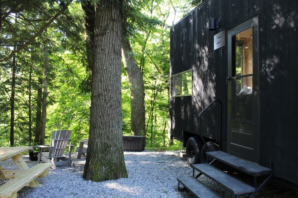 Postcard Cabins The Thumb, Outdoor Collection by Marriott Bonvoy