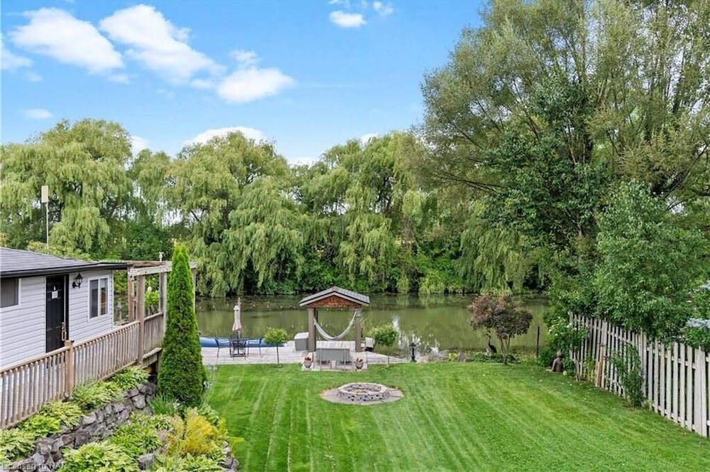 Niagara Creekside B&B