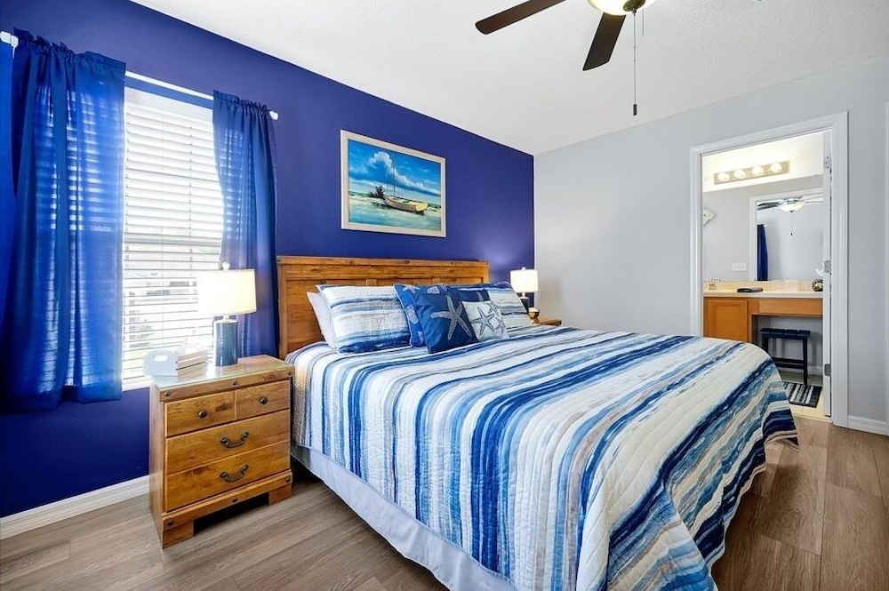 Emerald Island Resort 6 Bed Pool & Spa 6 Bedroom Villa