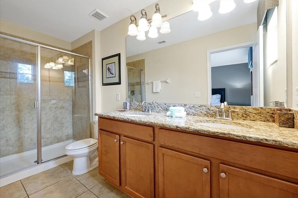 Spacious Vacation Home, No Rear Neighbors! Close To Clubhouse,bbq, Resort Community 6 Bedroom Home