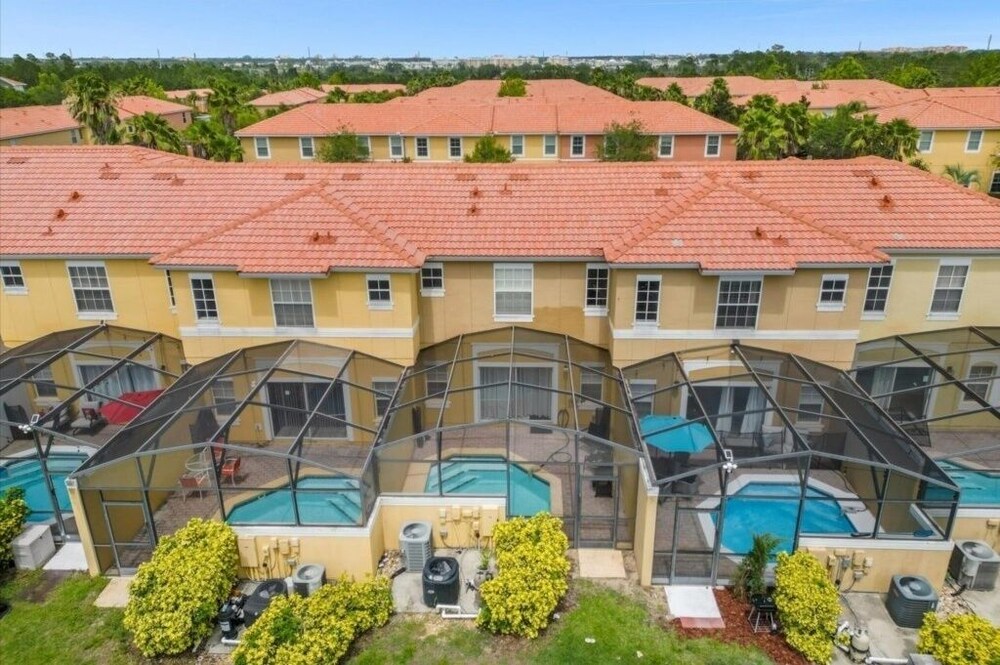 3 Bed/2.5 Bath Perfect Family Home Bunk Beds 3 Bedroom Townhouse by RedAwning view 5