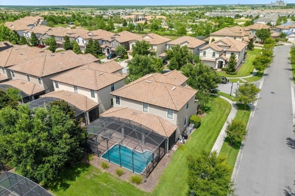 5 Bedrooms S / Champions Gate Home by RedAwning