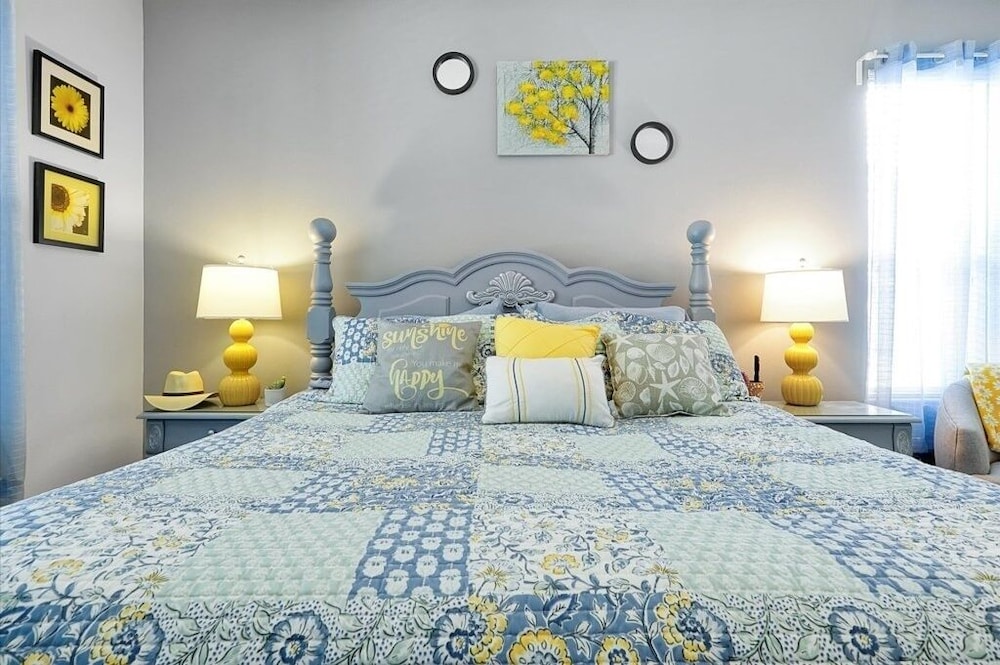 Emerald Island Resort 6 Bed Pool & Spa 6 Bedroom Villa
