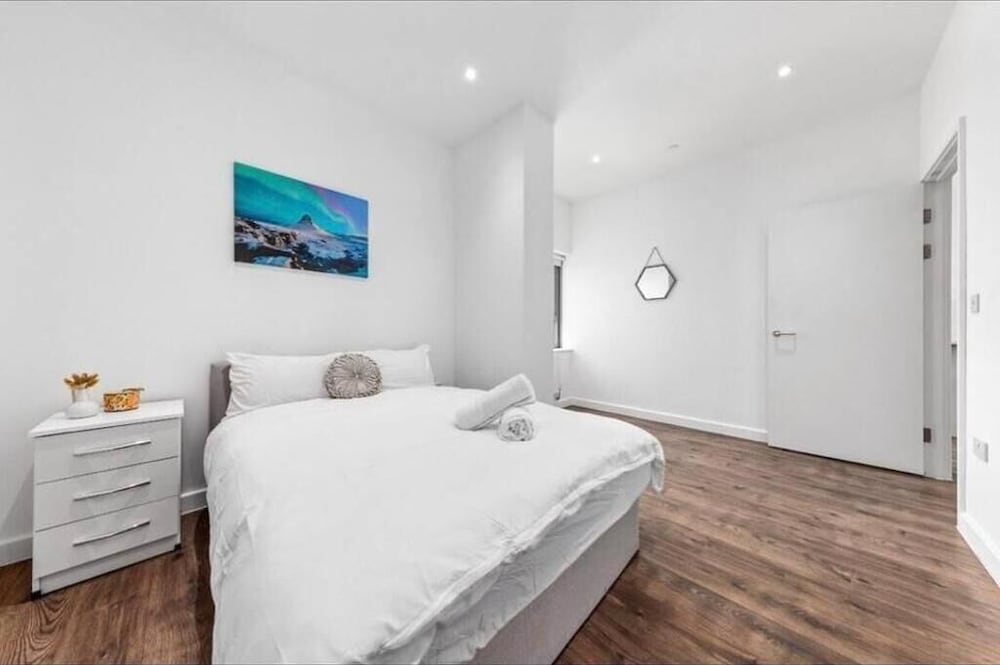 Captivating 1-bed Apartment 15 min to Londonbridge view 3