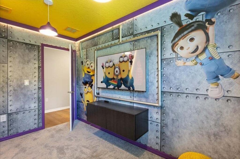 Mickey's Movie Mogul Theme Fun House! 7 Bedroom Villa