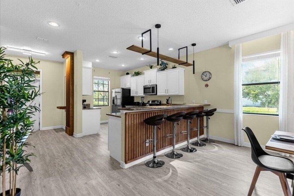 5 Bedrooms S / Champions Gate Home by RedAwning