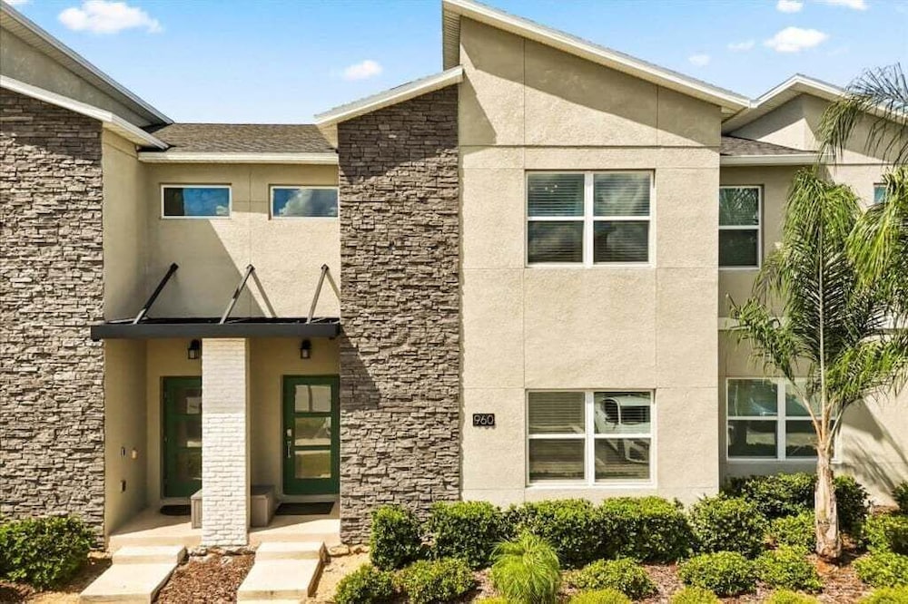 4 Bed Town Home With Pool Champions Gate 4 Bedroom Townhouse