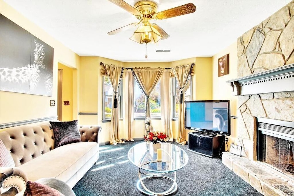 Sweet Home Georgia Luxury view 3