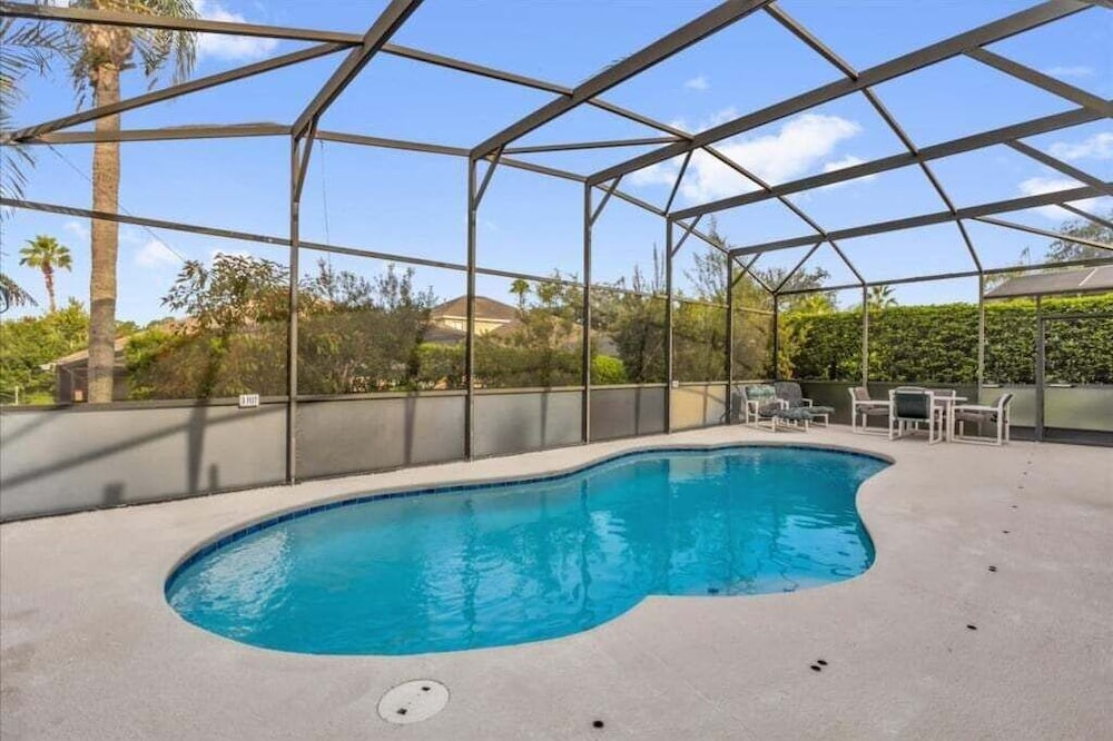 4 Bed Luxury Quiet & Private Home! 4 Bedroom Villa