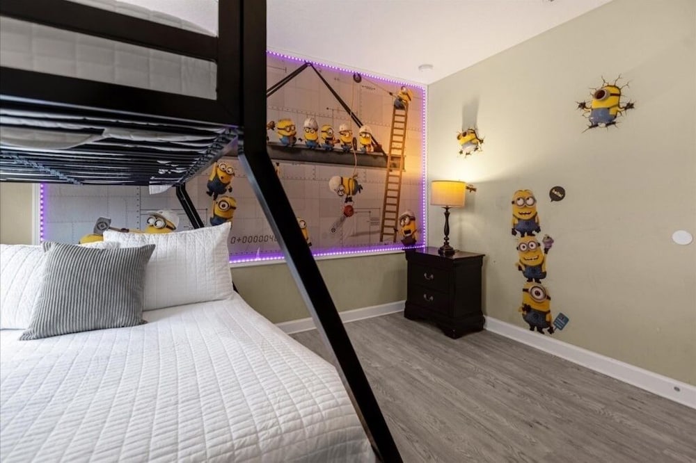5 Bedrooms S / Champions Gate Home by RedAwning