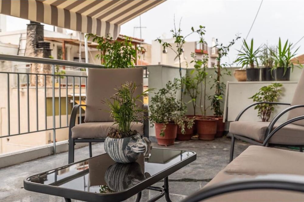 Artistic apt in Gazi with terrace by GHH