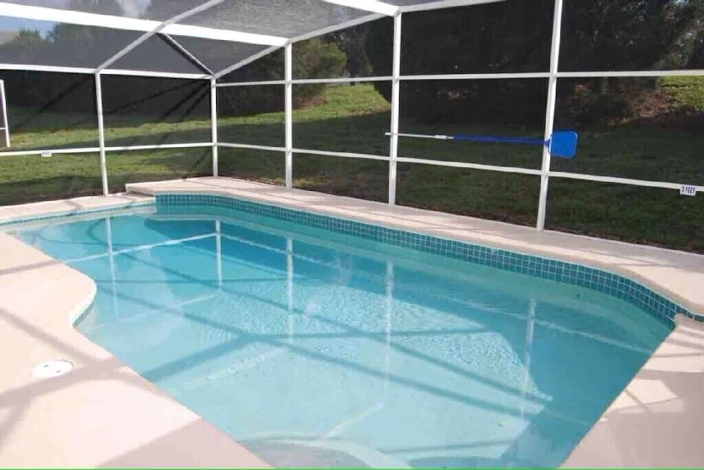Executive Vacation Home Near Disney Perfect for Large Families! - Image 1