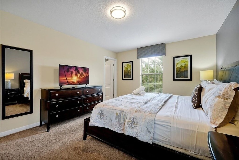 Spacious Vacation Home, No Rear Neighbors! Close To Clubhouse,bbq, Resort Community 6 Bedroom Home