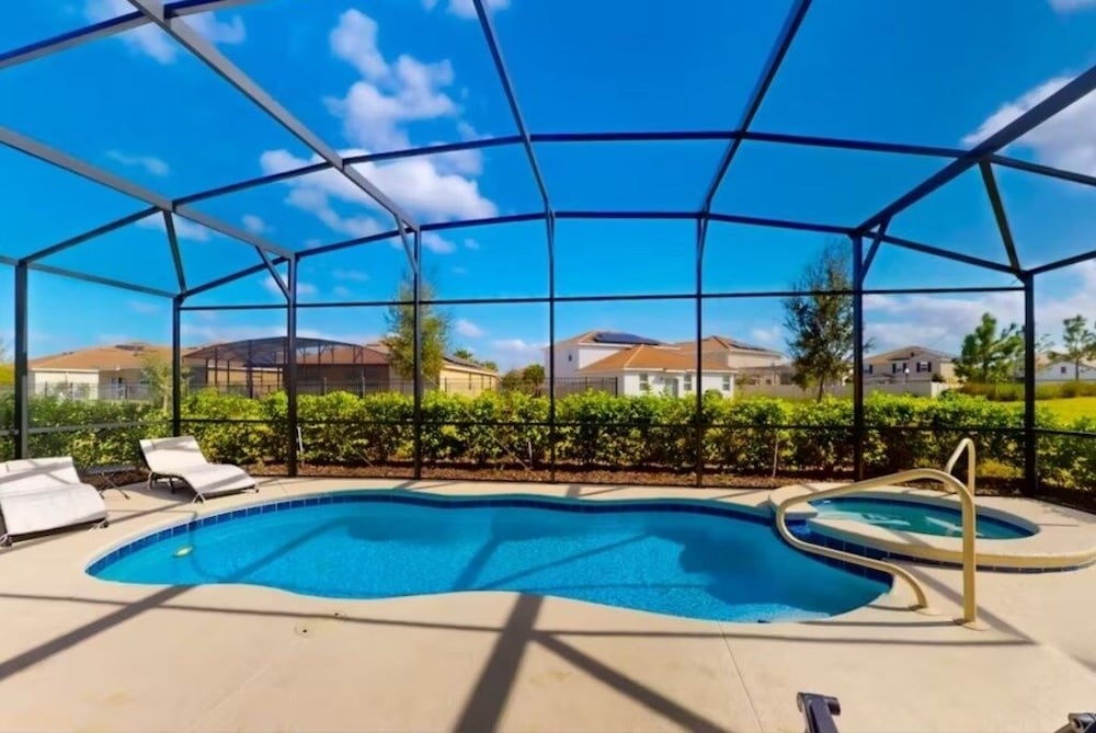 Beautiful 5 Bed Pool Home With Game Room 5 Bedroom Home by RedAwning view 4