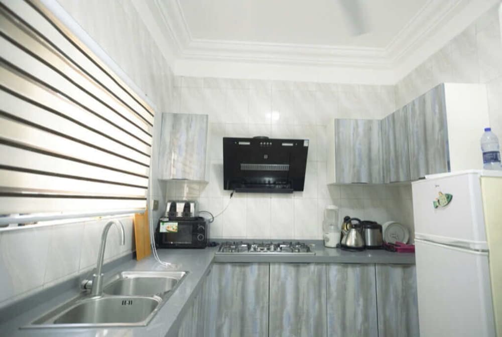 DAA DINGBE SUITES view 4