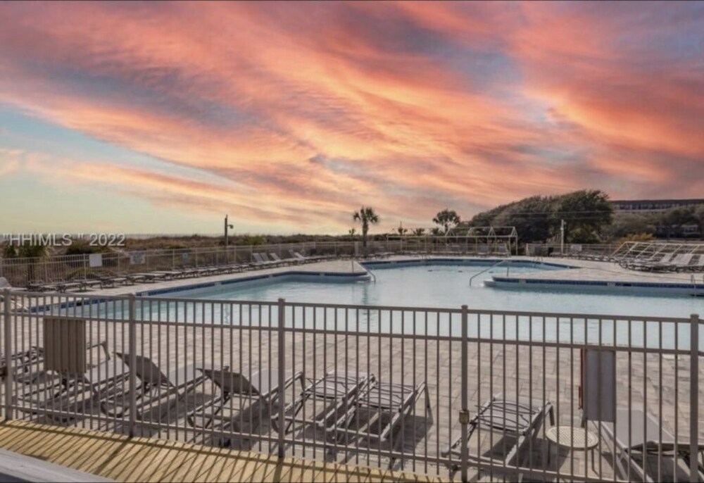 Wave Watcher - Hhbt Resort 1 Bedroom Condo