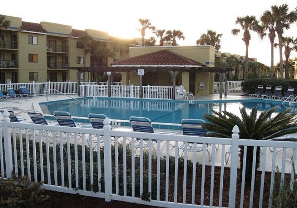 Ocean Village Club O15