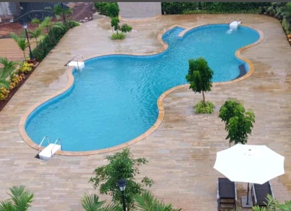 Charvi Reemz Grand Suites Anjuna Beach