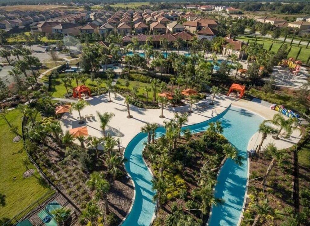 Spacious 5-Bedroom Resort Pool Home with Lake View 5 Villa