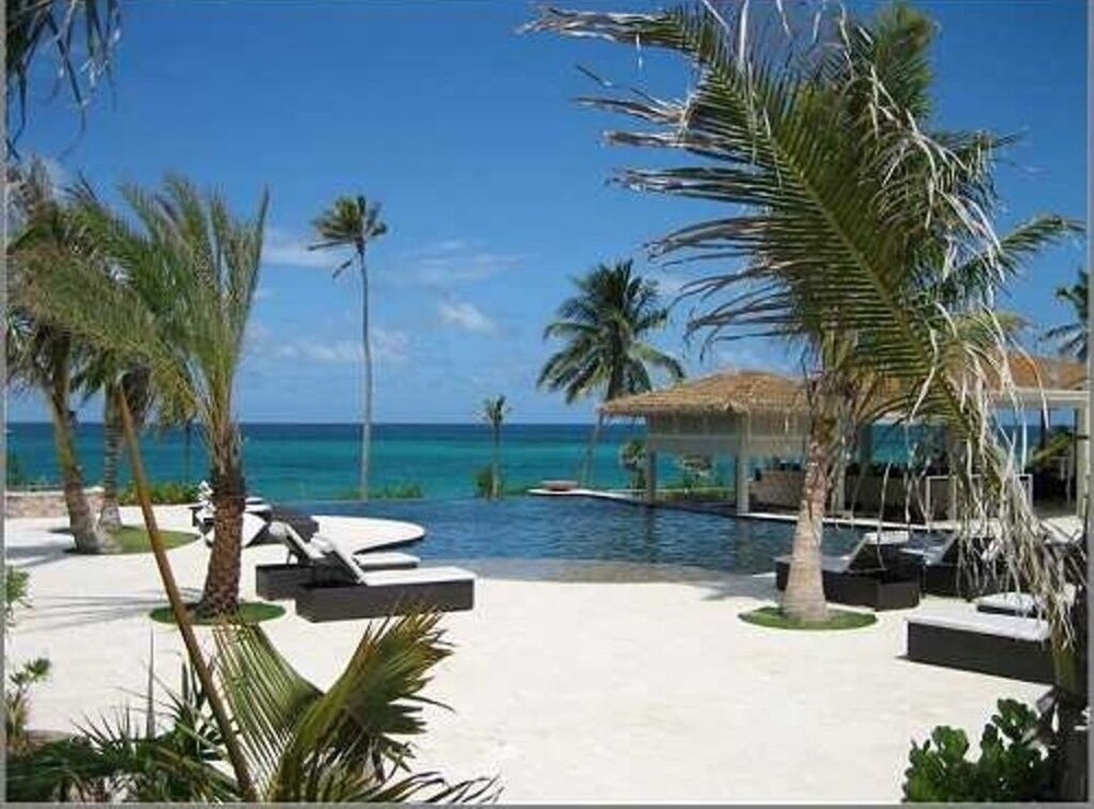Sky Beach Club Bungalow 1 Bedroom Cabin - Property Image 14