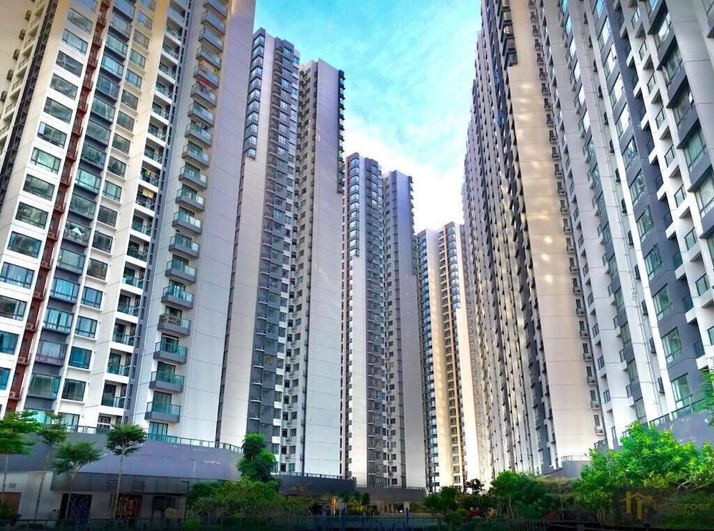 R&F PRINCESS COVE BY HOMEFORT SUITES