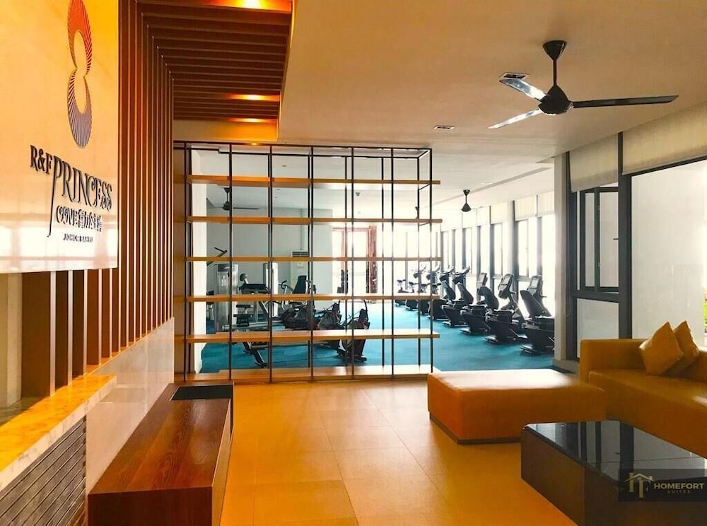 R&F PRINCESS COVE BY HOMEFORT SUITES