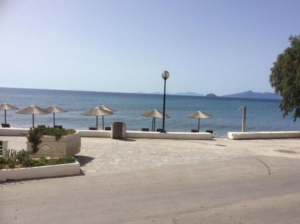 FANIA 2 ROOMS IN FRONT OF THE SEA photo 2