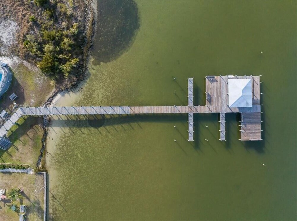 Laguna Paradise