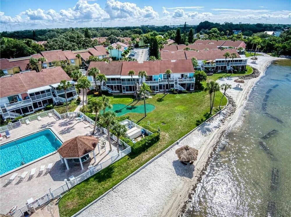 Bermuda Bay by Affordable Beach Condos