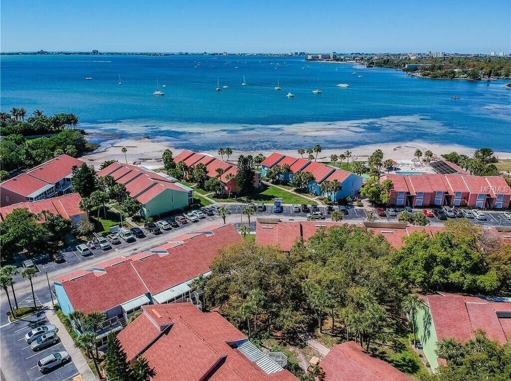 Bermuda Bay by Affordable Beach Condos