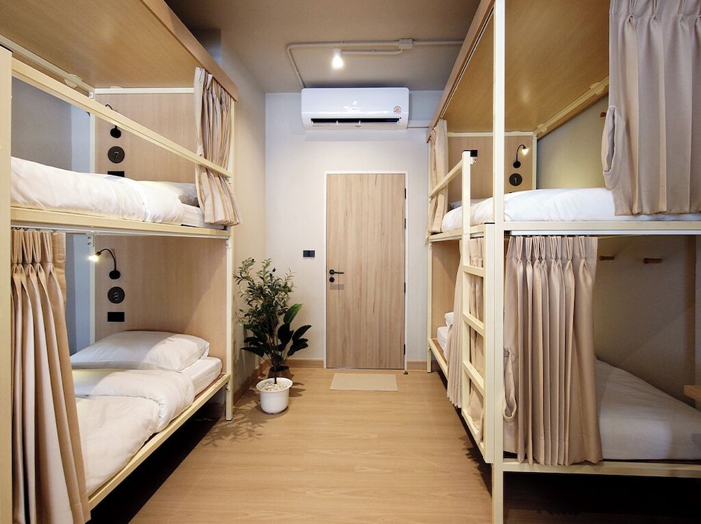 Au Luna Bangkok Hostel