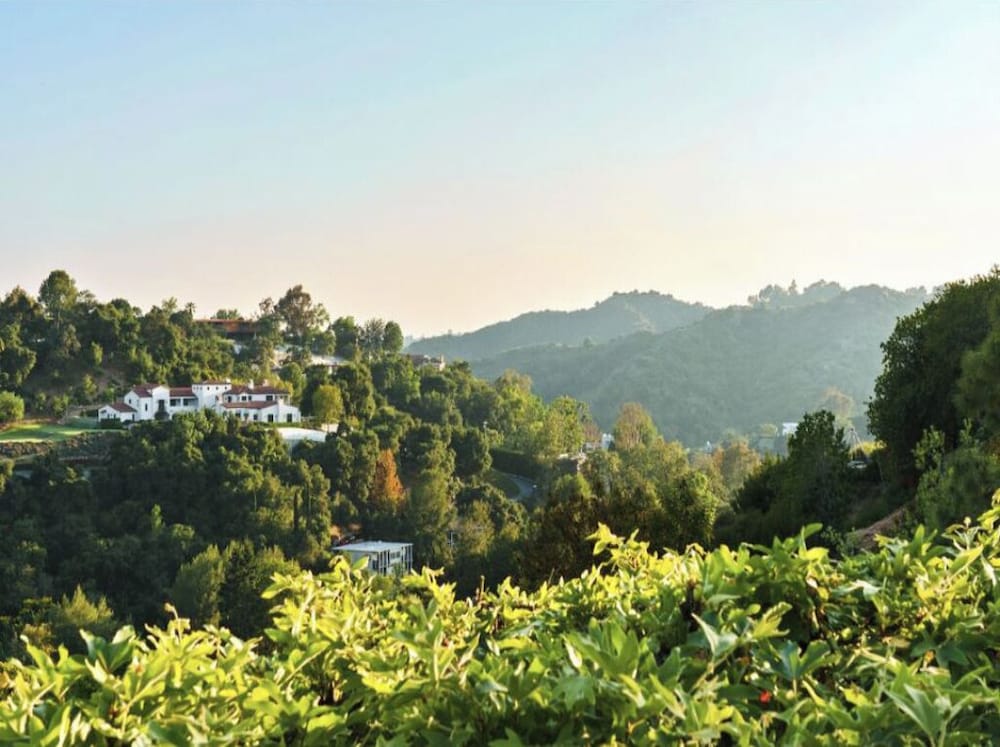 Zen Estate - Luxurious 5BR Beverly Hills Sanctuary With Pool & Canyon Views