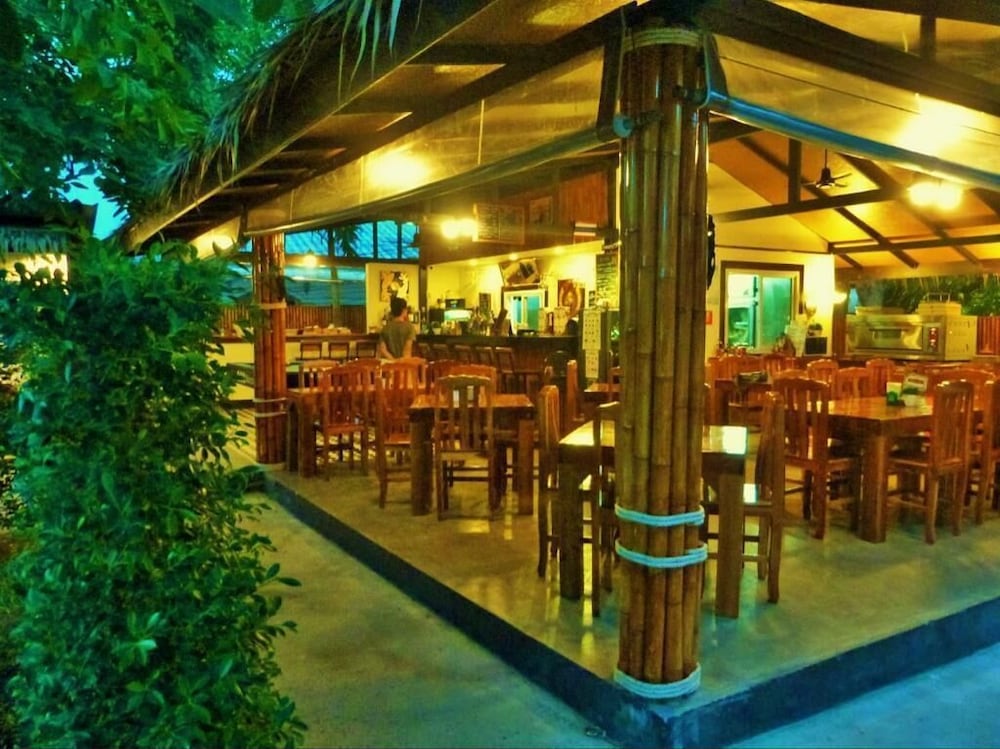 Food & Beverage