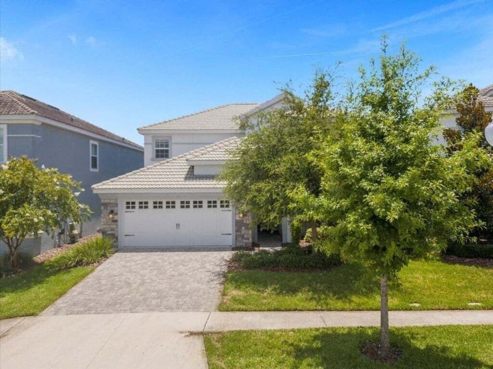 Star Wars & More Large Private Pool Lanai Home! 6 Bedroom Villa