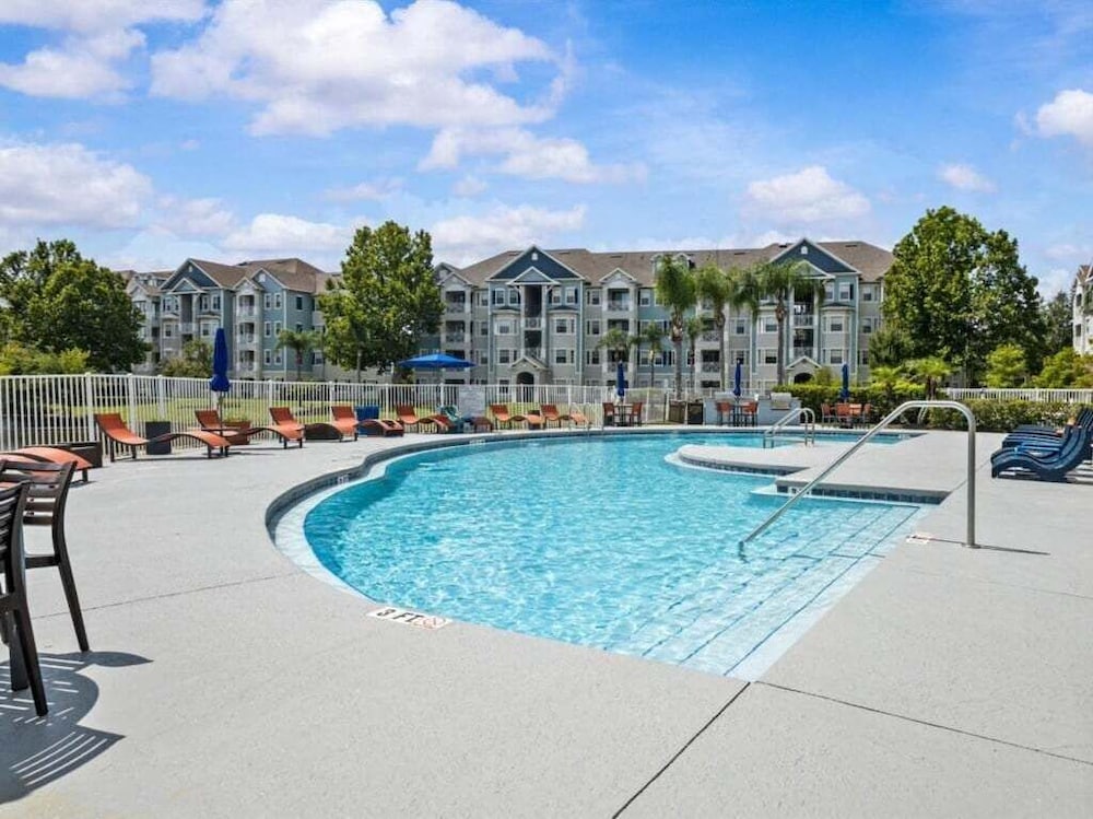 Beautiful 1st Floor Condo In Gated Cane Island, Close To Parks 2 Bedroom Condo