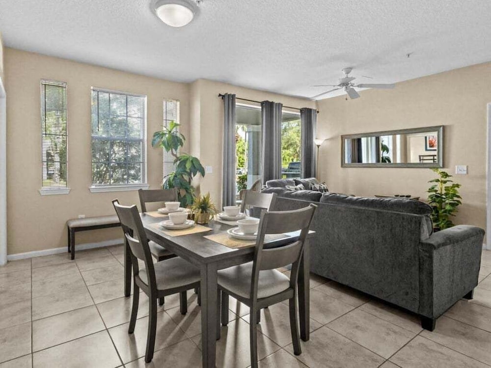Beautiful 1st Floor Condo In Gated Cane Island, Close To Parks 2 Bedroom Condo