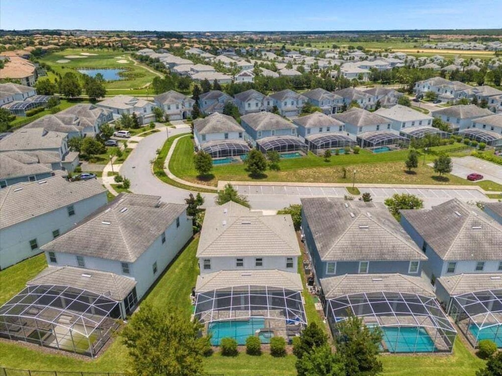 Star Wars & More Large Private Pool Lanai Home! 6 Bedroom Villa