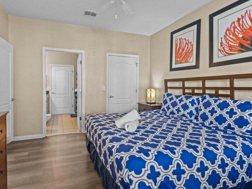 Beautiful 1st Floor Condo In Gated Cane Island, Close To Parks 2 Bedroom Condo
