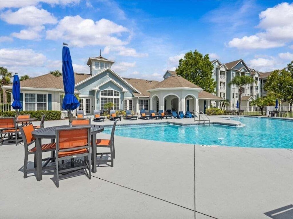 Beautiful 1st Floor Condo In Gated Cane Island, Close To Parks 2 Bedroom Condo