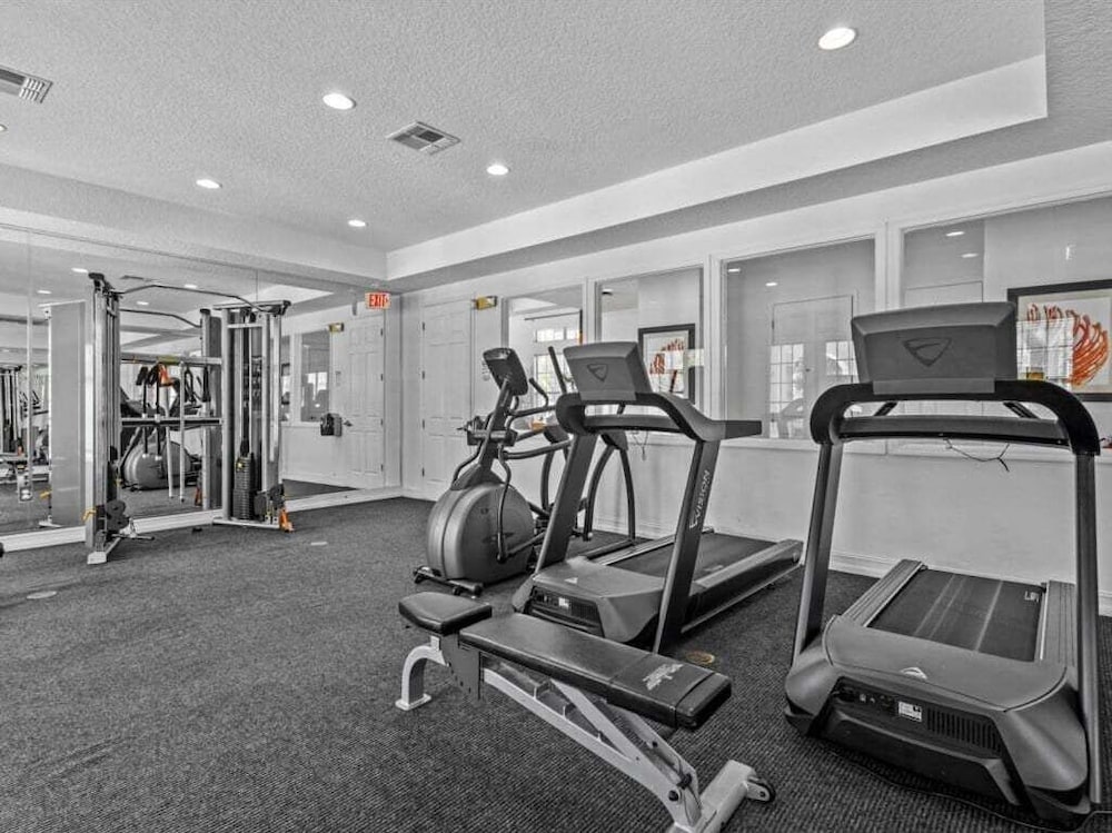 Beautiful 1st Floor Condo In Gated Cane Island, Close To Parks 2 Bedroom Condo