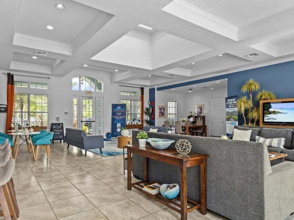 Beautiful 1st Floor Condo In Gated Cane Island, Close To Parks 2 Bedroom Condo