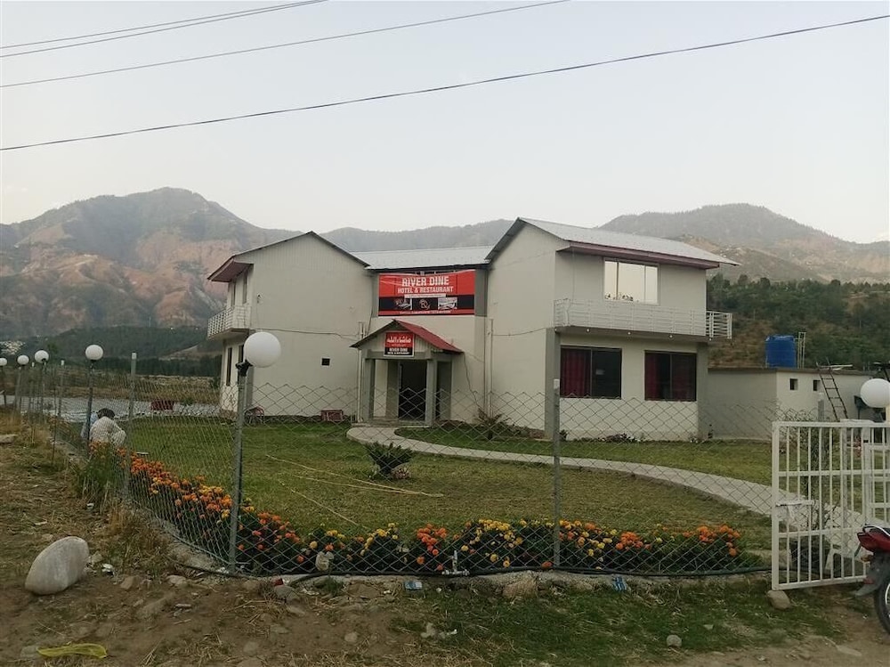 River Dine Hotel