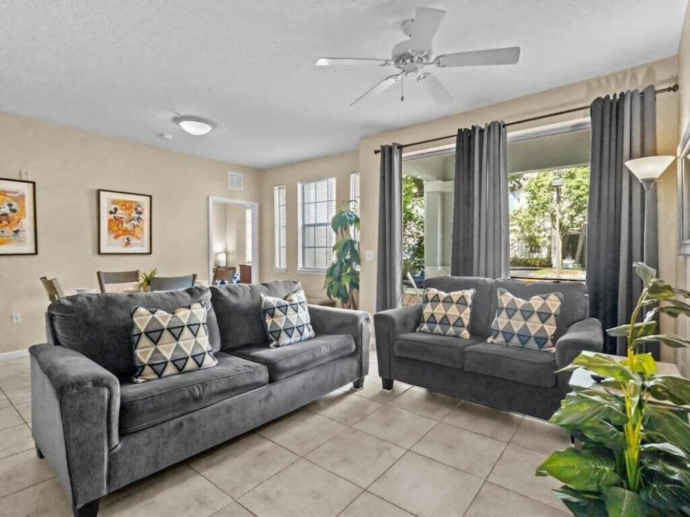 Beautiful 1st Floor Condo In Gated Cane Island, Close To Parks 2 Bedroom Condo