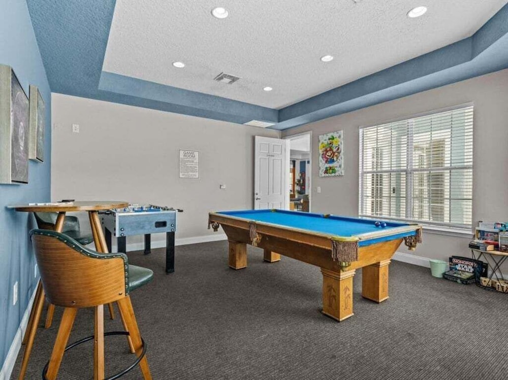 Beautiful 1st Floor Condo In Gated Cane Island, Close To Parks 2 Bedroom Condo