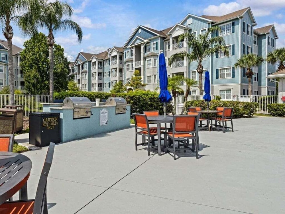 Beautiful 1st Floor Condo In Gated Cane Island, Close To Parks 2 Bedroom Condo