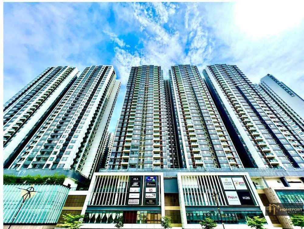 R&F PRINCESS COVE BY HOMEFORT SUITES