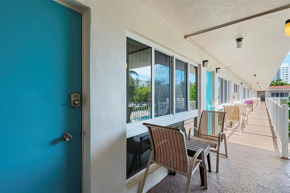 Pompano 3225 20A