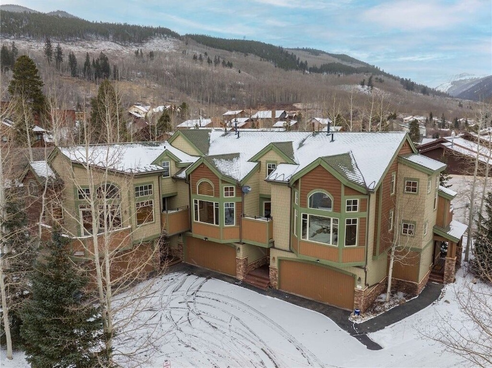 24 Autumn Brook 4 Bedroom Townhouse